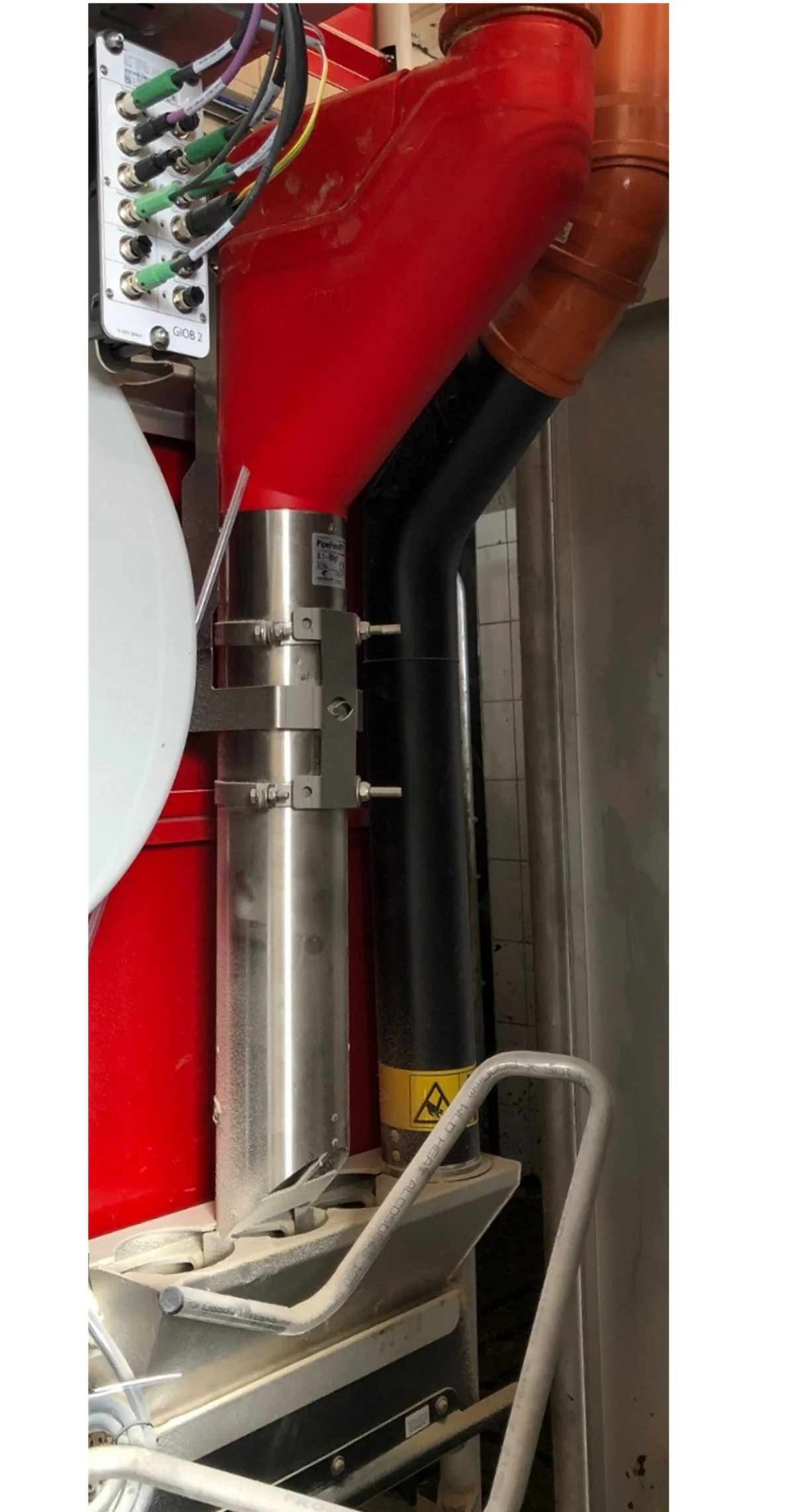 PipeFeeder short (red) with mounting bracket Lely A4 - A5 - Image 2