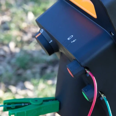 S16li Solar Panel Electric Fence Device incl. Battery - Image 4