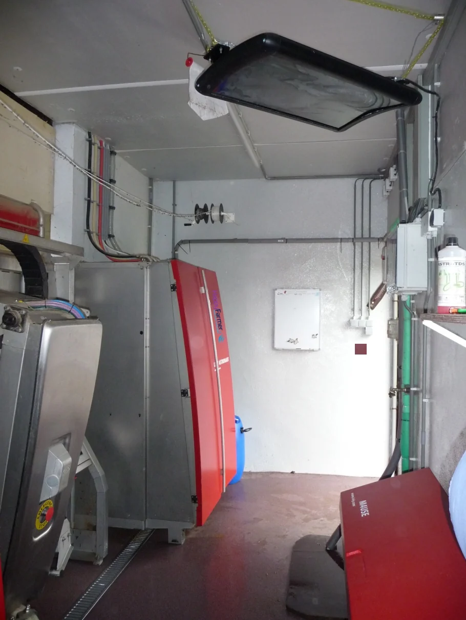 Varmigo infrared heating - Milking robot,  and Milking parlour - Image 2