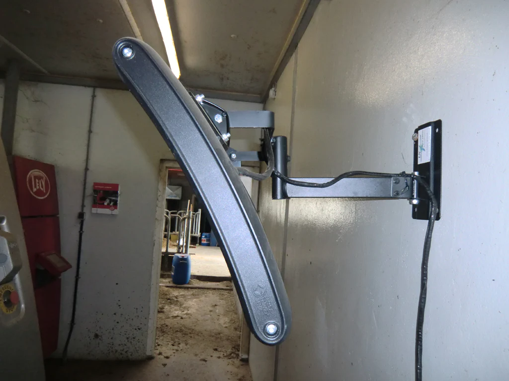 Varmigo infrared heating - Milking robot,  and Milking parlour - Image 3
